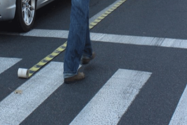 Accidentată pe trecerea pentru pietoni