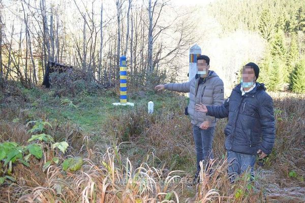 Doi cetățeni din Bangladesh opriți din drumul ilegal spre vestul Europei