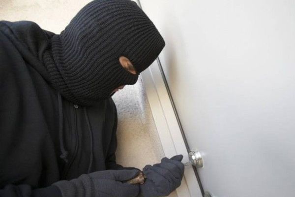 Sucevean reținut pentru tentativă la tâlhărie calificată