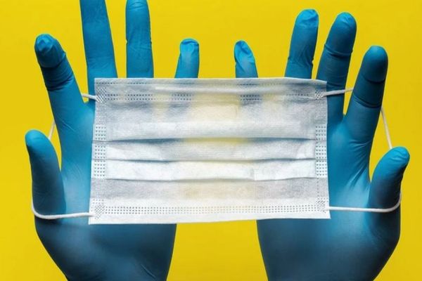 Purtarea măștii în aer liber rămâne obligatorie - sentința Curții Supreme