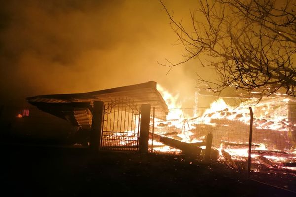 Gospodărie distrusă de incendiu în Ulma (FOTO)
