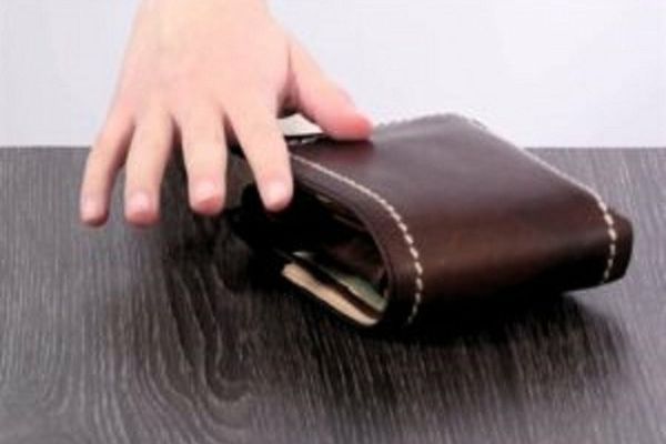 Sucevean, cercetat de polițiștii bistrițeni! A "ușurat" o bătrână de bani