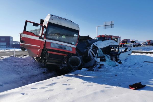Accident rutier in Radauti, două autovehicule implicate 