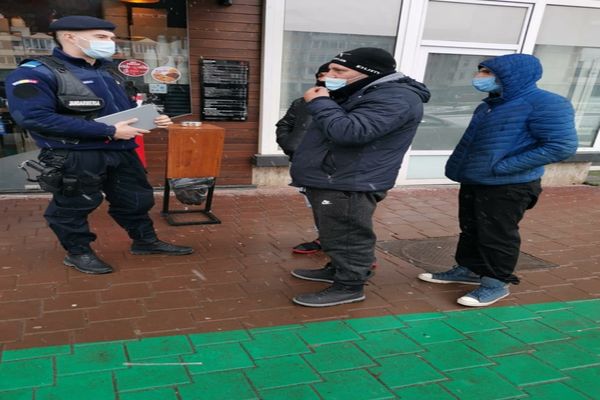 Peste 100 de amenzi aplicate de jandarmii suceveni în weekend