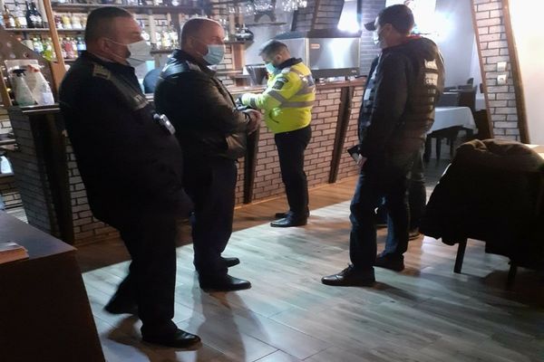 Evenimente private întrerupte de polițiști