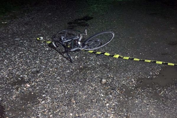 A murit după ce a căzut de pe bicicletă