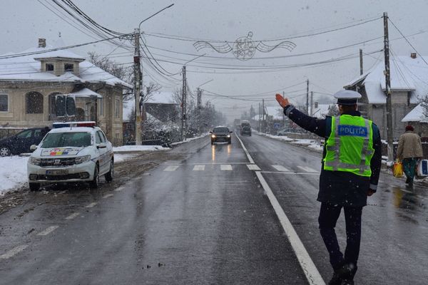 Amenzi de peste 18.000 de lei, aplicate de poliţişti, în doar patru ore