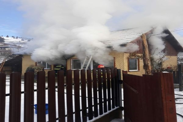 Incendiu la o locuință din Mănăstirea Humorului
