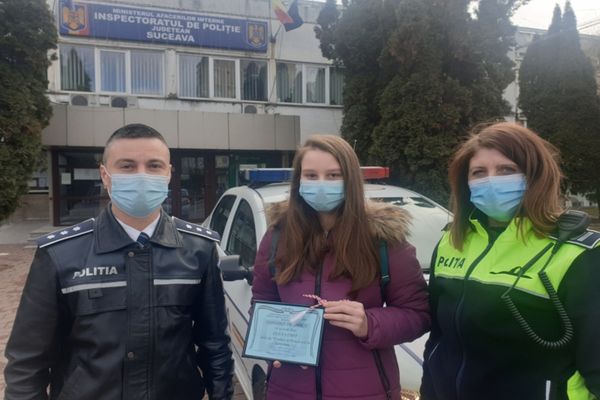 Polițiștii au organizat activități de marcare a Zilei de 8 Martie