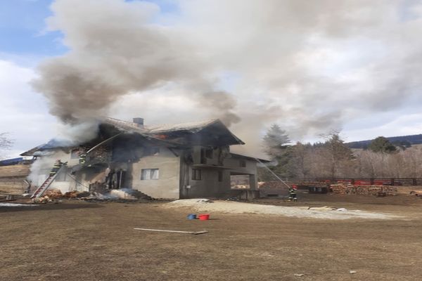 Incendiu la o gospodărie din Prisaca Dornei