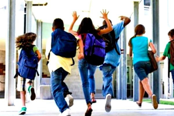 Proiect USR PLUS: Decalarea vacanțelor școlare