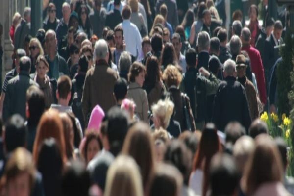 INS: Populația României a scăzut anul trecut, iar fenomenul de îmbătrânire demografică s-a accentuat