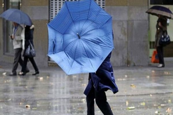 Informare meteo de ploi, vânt şi frig, până vineri dimineața