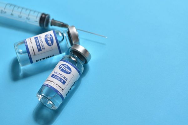 O nouă tranșă de vaccin Pfizer sosește, astăzi, în România