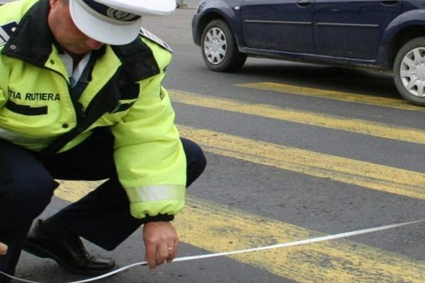Fetiță accidentată pe o trecere pentru pietoni 