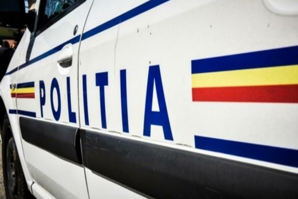 Neatenție la volan: o tânără de 19 ani a ajuns la spital după ce a executat un viraj fără să se asigure