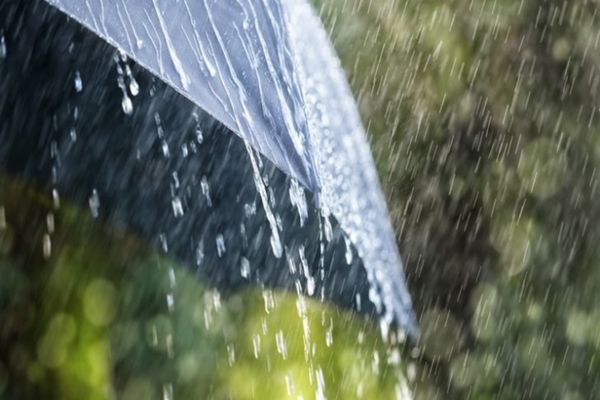 Vara vine cu vreme instabilă şi răcoroasă! Prognoza meteo pentru următoarele săptămâni