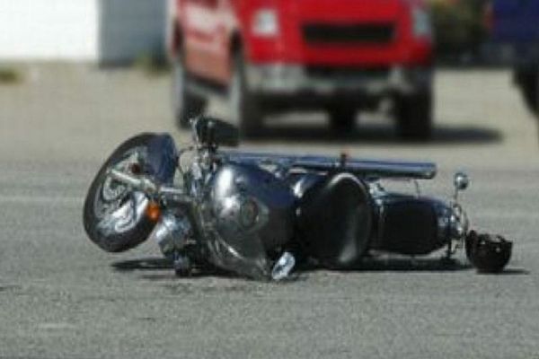 Motociclist accidentat de o șoferiță din Gura Humorului