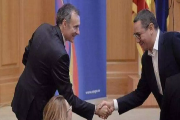 Dezvăluiri despre doctorii în copiat. Cum a dispărut teza de doctorat a lui Florian Coldea