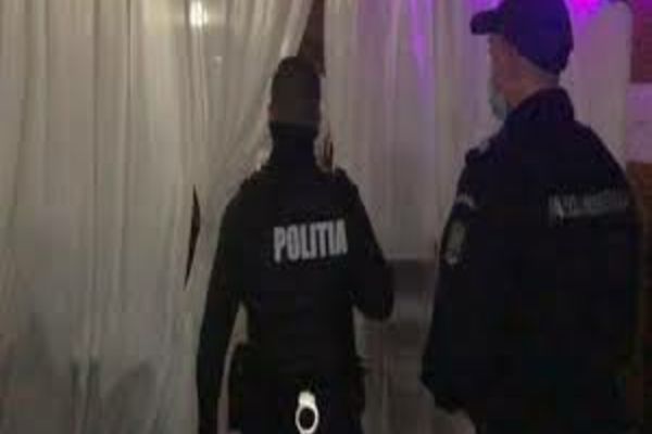 Petreceri private, întrerupte de polițiști! Unii petrecăreți s-au dat singuri de gol, pe Facebook