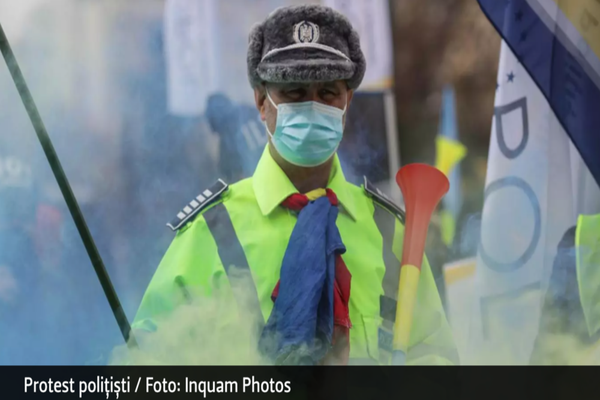 Cadrele militare și polițiștii protestează astăzi în fața Guvernului