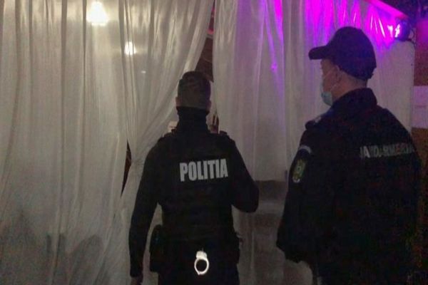 Petreceri în pandemie întrerupte de polițiști