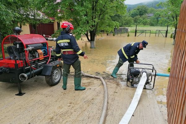 Gospodării inundate in comuna Putna 
