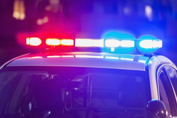 Ce a pățit un tânăr de 18 ani,  oprit în toiul nopții de polițiști