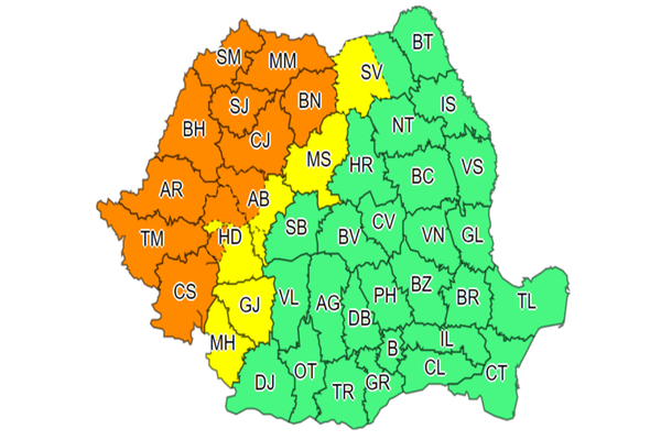 Meteorologii au prelungit avertizările de instabilitate atmosferică 