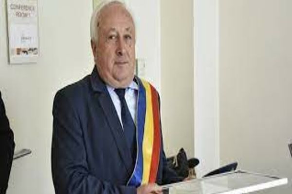 Fostul primar din Rădăuți, găsit în conflict de interese  