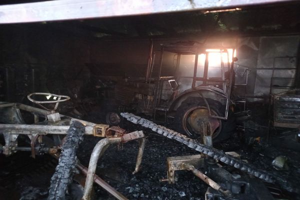 Utilaje agricole făcute scrum de la un scurtcircuit