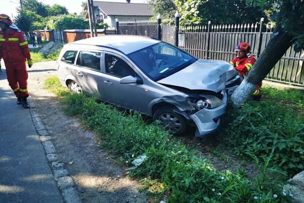 Accident la Bănești! O persoană a ajuns la spital