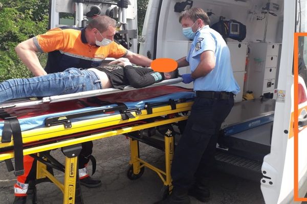 Impact frontal între două autoturisme! Șoferul vinovat este din Neamț