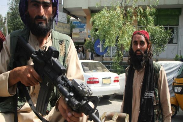 Talibanii au trimis sute de combatanți către o zonă care refuză să se supună controlului