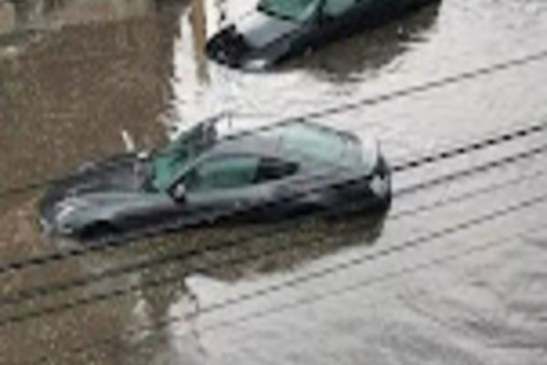 VIDEO - Vremea rea a făcut ravagii în mai multe județe - Imagini apocaliptice cu străzi acoperite de grindină, haos în trafic