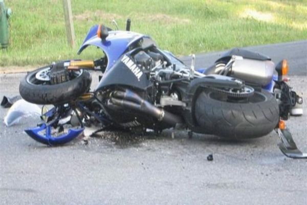 Motociclist din Gherla și un șofer din Suceava, implicați într-un accident rutier în Bistrița