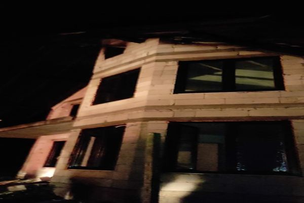 Casă lovită de trăsnet în județul Suceva- FOTO