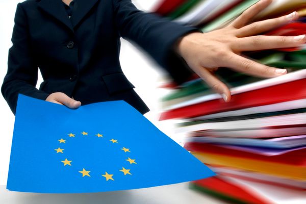 Eurobarometru: "În România, 56% dintre cetățeni pun la îndoială capacitatea guvernului de a folosi fondurile europene corespunzător"