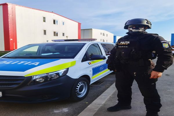 Percheziții în Iași și Suceava la hoții de buzunare