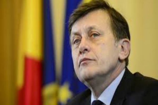 Crin Antonescu: Cred că refacerea coaliției cu USR e o variantă înfundată