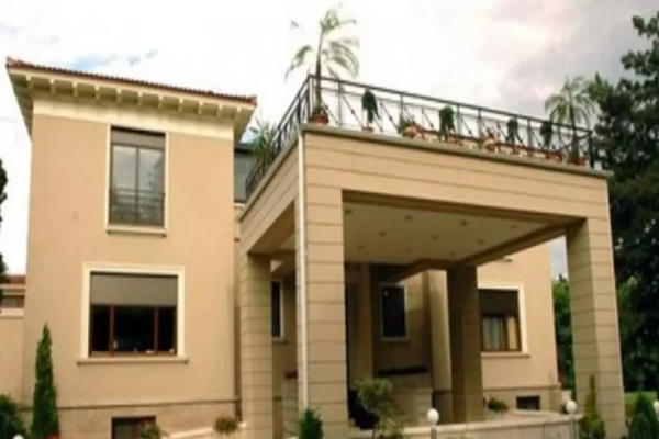 Culisele Statului Paralel: Secretele și controversele caselor de protocol în care stă Klaus Iohannis