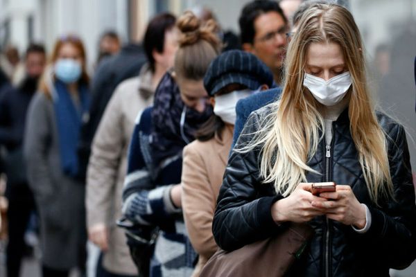 Ministrul de Interne promite că "azi sau mâine" se vor anunța excepțiile privind purtarea măștii în aer liber