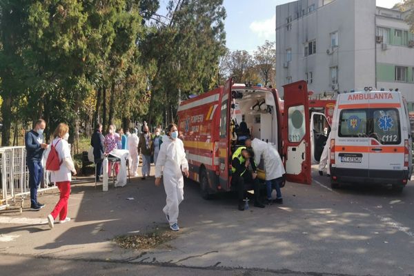 UPDATE Incendiu puternic la Spitalul de Boli Infecțioase din Constanța. Șapte persoane au decedat