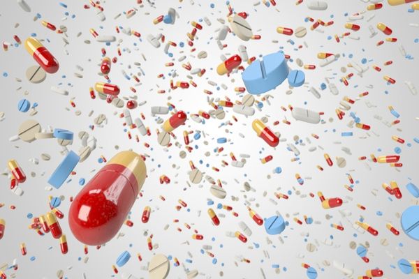 Avertismentul medicilor: Această combinație de medicamente vă poate omorî