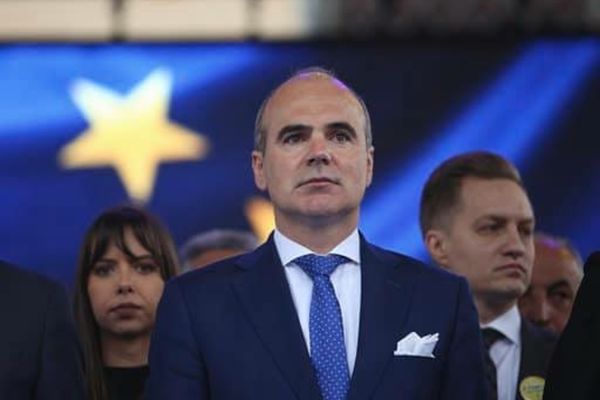 Rareș Bogdan: ”Nu se pune problema ca PNL să cedeze poziția de premier”