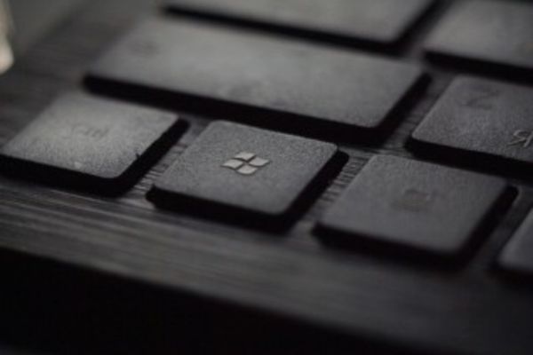 Exploatarea unei vulnerabilități Microsoft de tip zero-day poate oferi atacatorilor drepturi de administrare în Windows