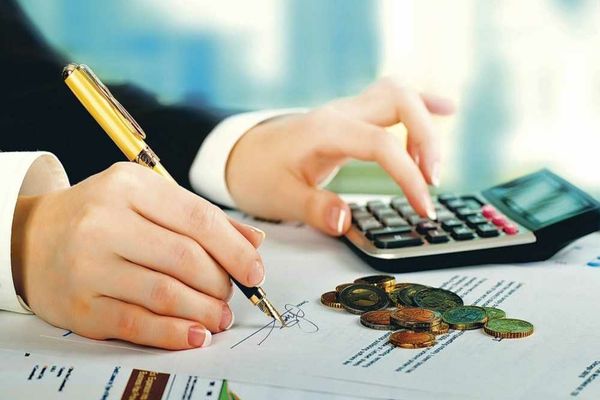 Două TAXE NOI, luate în calcul de guvern. Centralele de apartament ar putea fi INTERZISE