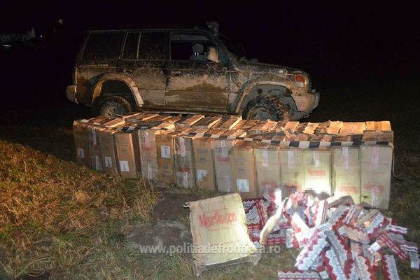 Peste 18.000 de pachete cu țigări de contrabandă, confiscate la frontiera cu Ucraina 