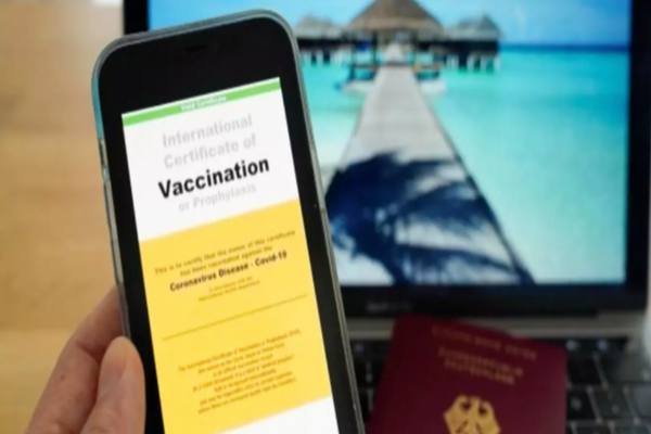 CERTIFICATUL VERDE îi scapă pe români de stresul carantinei! Românii VACCINAȚI aleg să își petreacă vacanța de toamnă în țările din vestul Europei