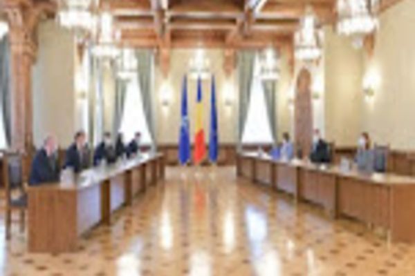 Luni, nouă rundă de consultări la Cotroceni | Noul guvern PNL-PSD-UDMR va avea 21 de ministere - Cine va fi noul PREMIER